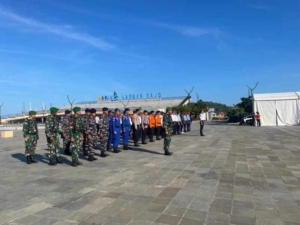Personel Kodim 1630/Mabar Ikuti Apel Penutupan Posko Angkutan Laut Lebaran 1447 H