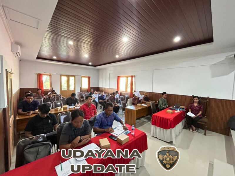 Babinsa Pejeng Kelod Hadiri Laporan Revisi AD/ART dan LPJ BUMDesa, Dorong Tata Kelola Transparan