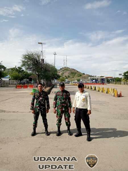 Babinsa Koramil 1628-04/Poto Tano Amankan Pelabuhan, Aktivitas Penyeberangan Berjalan Lancar