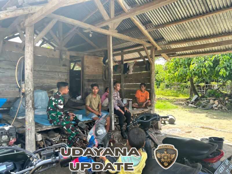 Sinergitas TNI-Polri, Babinsa dan Polsek Monitoring Wilayah Binaan di Karera