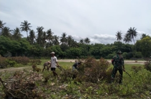 Tumbuhkan Semangat Gotong Royong, Babinsa Kilo Turun Langsung ke Lapangan