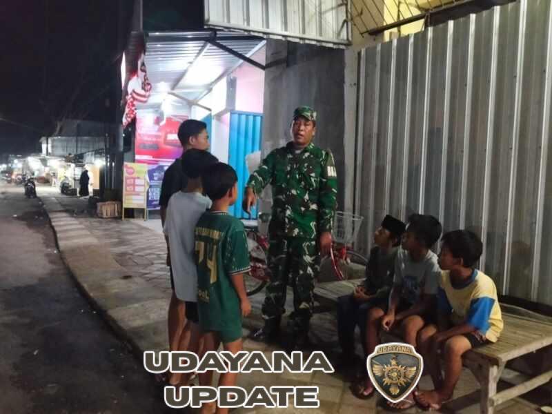Sertu Zulkifi Laksanakan Patroli, Pastikan Situasi Taliwang Aman dan Kondusif