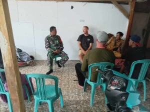 Gerak Cepat Babinsa Sertu Ismail Redam Ketegangan Akibat Ulah WNA di Jelenga