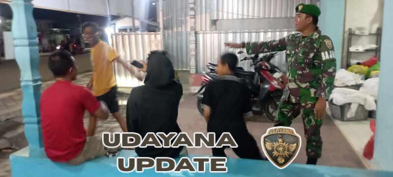 Serda Adriansyah Patroli Wilayah Taliwang Demi Ciptakan Kamtibmas