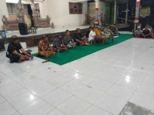 Babinsa Koramil Banjarangkan Hadiri Rapat jelang perayaan Nyepi Di Desa Tusan