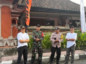 Babinsa Koramil Klungkung Atensi Jalan Santai Peringati Tapak Jejak Satu Abad  Keagungan Gelung Kori ( Candi Kurung )