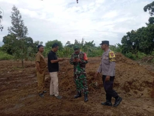 Babinsa dan Bhabinkamtibmas Tinjau Pembukaan Lahan Pembangunan SPPG Dapur MBG di Desa Kerobokan