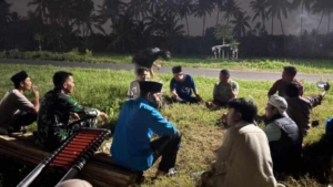 Babinsa Tembeng Putik Patroli Kongkow-Kongkow, Ajak Warga Jaga Keamanan Jelang Akhir Ramadhan