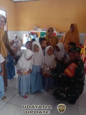 Koramil 1628-03/Seteluk Kawal Pembagian Makan Bergizi Gratis untuk Siswa TK