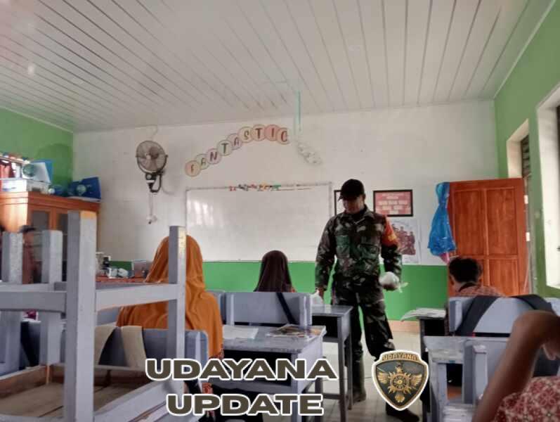 Babinsa Beru Dampingi Kegiatan Makan Bergizi Gratis di SDN 1 Jereweh