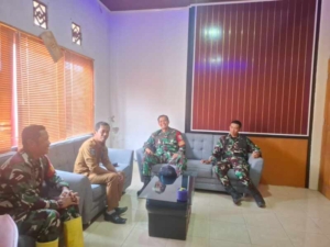 Melalui Silaturahmi di Desa Tongo, Danramil Sekongkang Dorong Dukungan Program Pemerintah