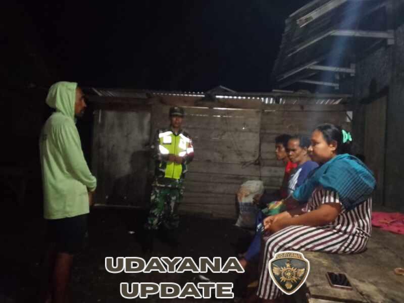 Patroli Siskamling Babinsa di Donggo Berjalan Aman dan Tertib