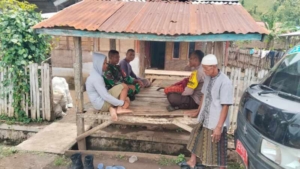 Sinergi TNI–Polri di Dusun Mada Mina, Edukasi Warga Jaga Ketertiban dan Keamanan Lingkungan