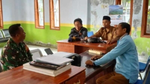 Babinsa Desa Daha Koordinasi dengan Para Kepala Dusun Perkuat Penyelesaian Masalah di Tingkat Wilayah