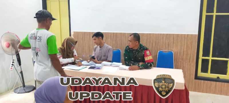 Babinsa Pejanggik Dampingi Penyaluran Santunan Baznas Jelang Idul Fitri