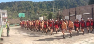 Babinsa Pancasari Latih Disiplin 85 Siswa SMAS Candi Mas yang Langgar Tata Tertib Sekolah