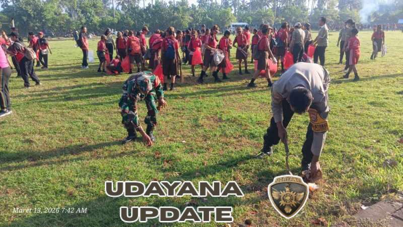Babinsa Yehkuning Jadi Pelopor Gotong Royong Jelang Ritual Melasti di Pantai Jembrana