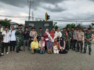 Warga Puji Kegiatan Pembagian Takjil yang Lancar dan Tertib