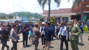 Sinergi TNI Polri Amankan Arus Mudik Pelabuhan Lembar