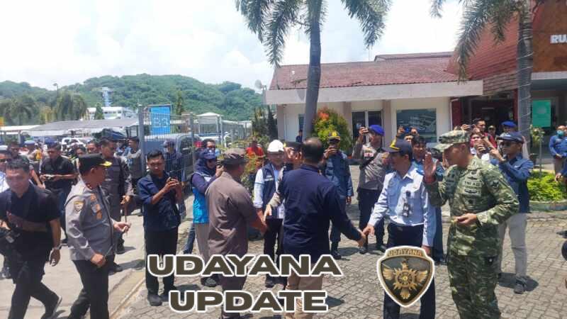 Sinergi TNI Polri Amankan Arus Mudik Pelabuhan Lembar