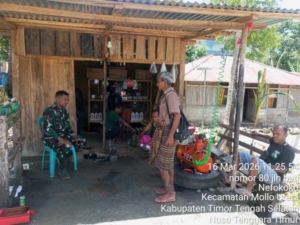 Babinsa Nefokoko Aktif Pantau Wilayah, Ingatkan Warga Utamakan Keselamatan Saat Beraktivitas.