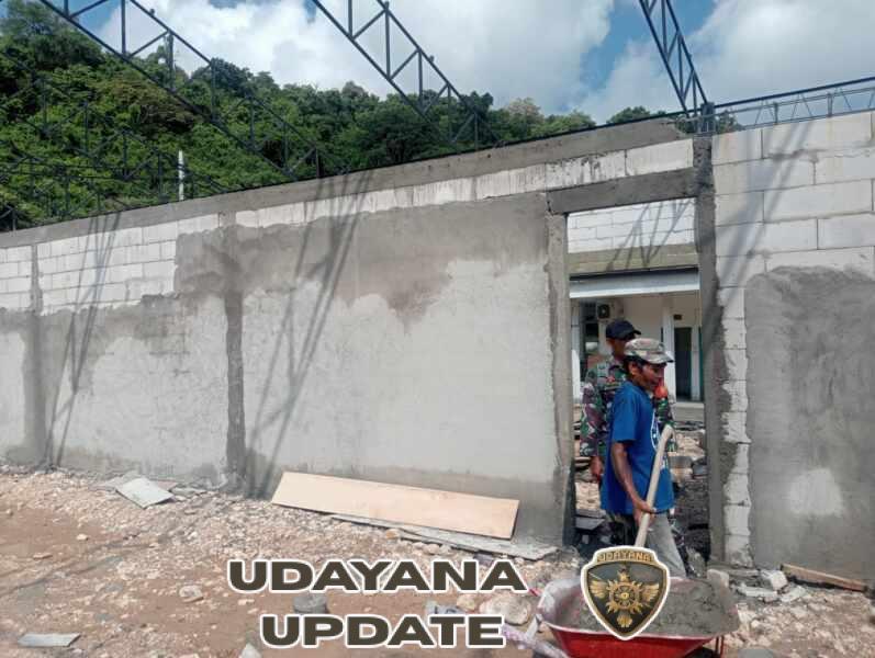 Babinsa Beru Koramil 1628-05/Jereweh Awasi Pemasangan Hebel Koperasi Merah Putih