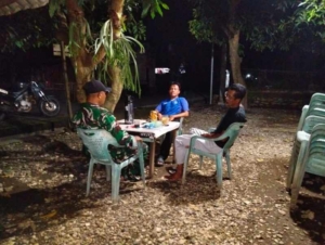Patroli Malam Koramil 1628-05/Jereweh, Koptu Agus Dermawan Ajak Warga Jaga Keamanan Lingkungan