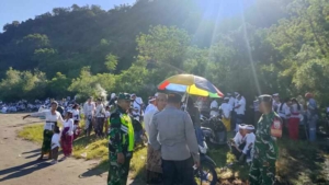 Babinsa Bersinergi dengan Aparat Amankan Prosesi Melasti Umat Hindu di Desa Kokarlian