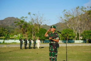 Dandim 1628/SB Tekankan Disiplin dan Kesiapsiagaan Prajurit dalam Upacara Bendera