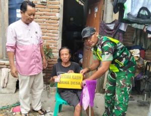 TNI Hadir Kawal Bantuan Pemerintah untuk Masyarakat