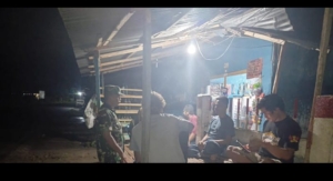 Babinsa Woko Aktif Ronda Malam, Ajak Warga Jaga Generasi Muda