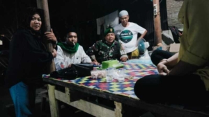 Patroli Malam Koramil Sekongkang, Jaga Stabilitas Keamanan Wilayah Tetap Kondusif
