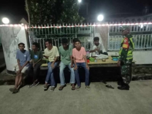 Babinsa Desa Hidirasa Tekankan Pentingnya Jaga Keamanan Lingkungan Saat Malam Hari