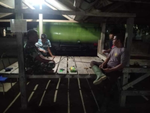 Koptu Arifin Pimpin Patroli Malam, Warga Diajak Tingkatkan Kewaspadaan Koramil Poto Tano