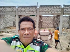 Babinsa Lekunik Pantau Pembangunan KDKMP