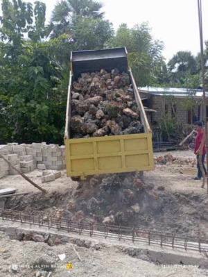 Babinsa Oematamboli Awasi Material KDKMP