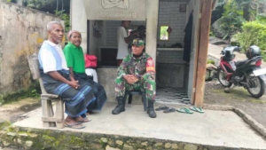 Babinsa Ende Laksanakan Komsos dan Pamwil di Desa Sokoria Selatan
