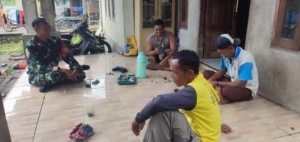 Babinsa Desa Kelanir Gelar Komsos Bersama Petani, Bahas Harga Serapan Gabah