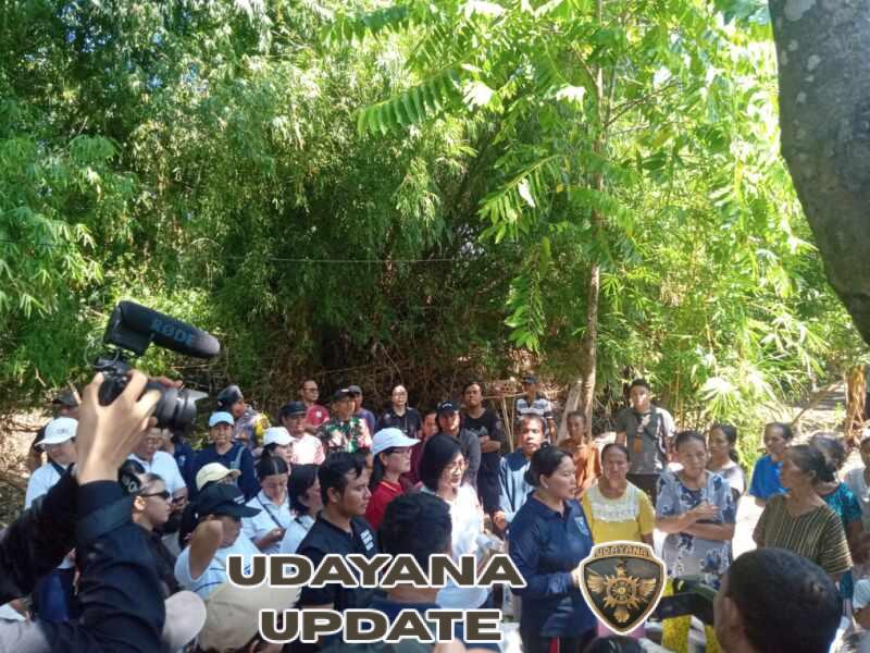 Babinsa Desa Dencarik Monitoring Kunjungan Ibu Wakil Gubernur Bali di Lokasi Banjir Bandang