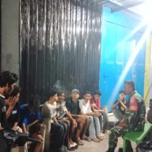 Sentuhan Humanis Babinsa: Ronda Malam Bersama Warga Demi Keamanan Desa