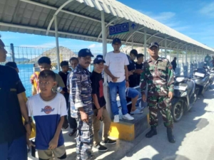 TNI Amankan Arus Balik Lebaran di Pelabuhan Poto Tano, Situasi Kondusif