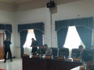 Momentum Paripurna DPRD Dompu, Kehadiran Danramil Tegaskan Dukungan TNI untuk Pembangunan