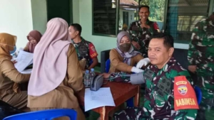 Personel Koramil Sambelia Ikuti Pengecekan Kesehatan Gratis dari Puskesmas