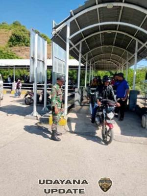 TNI Laksanakan PAM di Pelabuhan Poto Tano, Aktivitas Penyeberangan Berjalan Aman