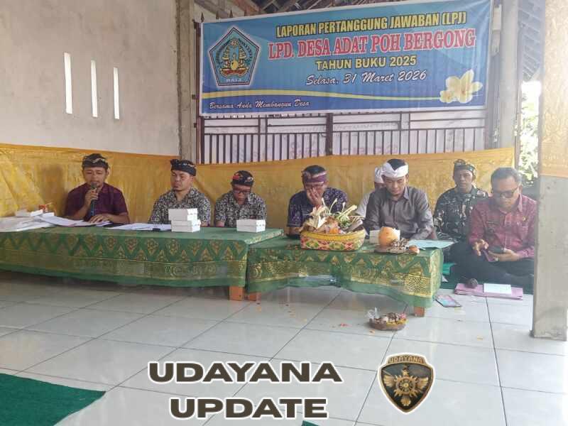 Babinsa Poh Bergong Hadiri Rapat LPJ LPD 2025, Dorong Transparansi Keuangan Desa