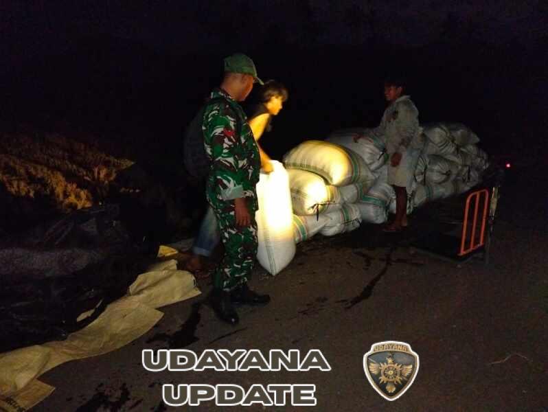 Koptu Agus Dermawan Kawal Penimbangan Gabah, Petani Desa Goa Terbantu