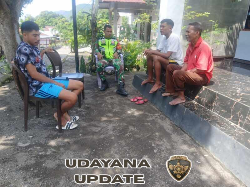 Kodim 1602/Ende Tingkatkan Kamtibmas, Babinsa Pratu Marianus Rugi Naga Aktif Bersosialisasi dengan Warga