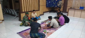 Babinsa Koramil Jereweh Gelar Patroli Malam, Imbau Warga Jaga Keamanan Lingkungan