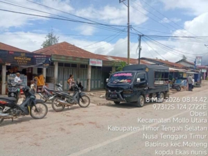 Babinsa Mollo Utara Tertibkan Aktivitas Pasar Kapan, Warga Diimbau Utamakan Keamanan.