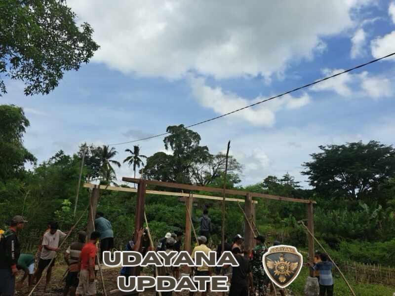 Babinsa Koramil 01/Lewa Bersama Jemaat Bangun Rumah Pastori di Matawai Amahu